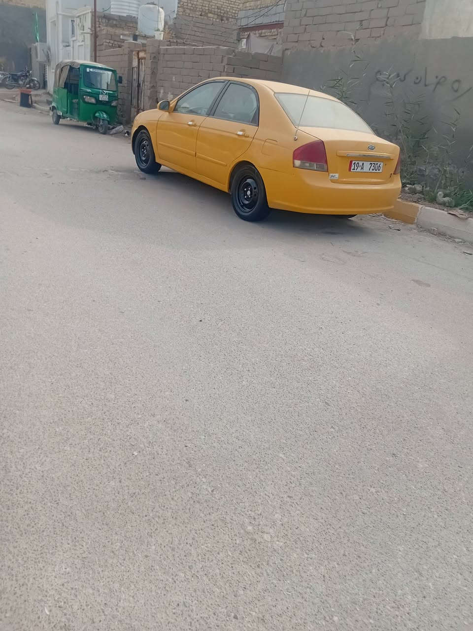 سبكترا للبيع موديل 2008 مكينه 2000 بيها طخه  بل جاملغ الخلفي بسيطه وهلااته معمره السعر 75 وبيها مجال مكان الناصريه مركز ***********
