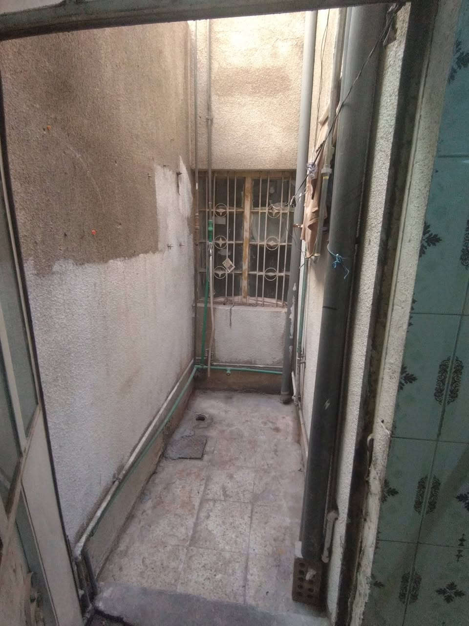 سلام عليكم بيت للبيع 50 متر الشعب بضهر جامع الجهاد السعر 120 وبي مجال لاتصال ***********
