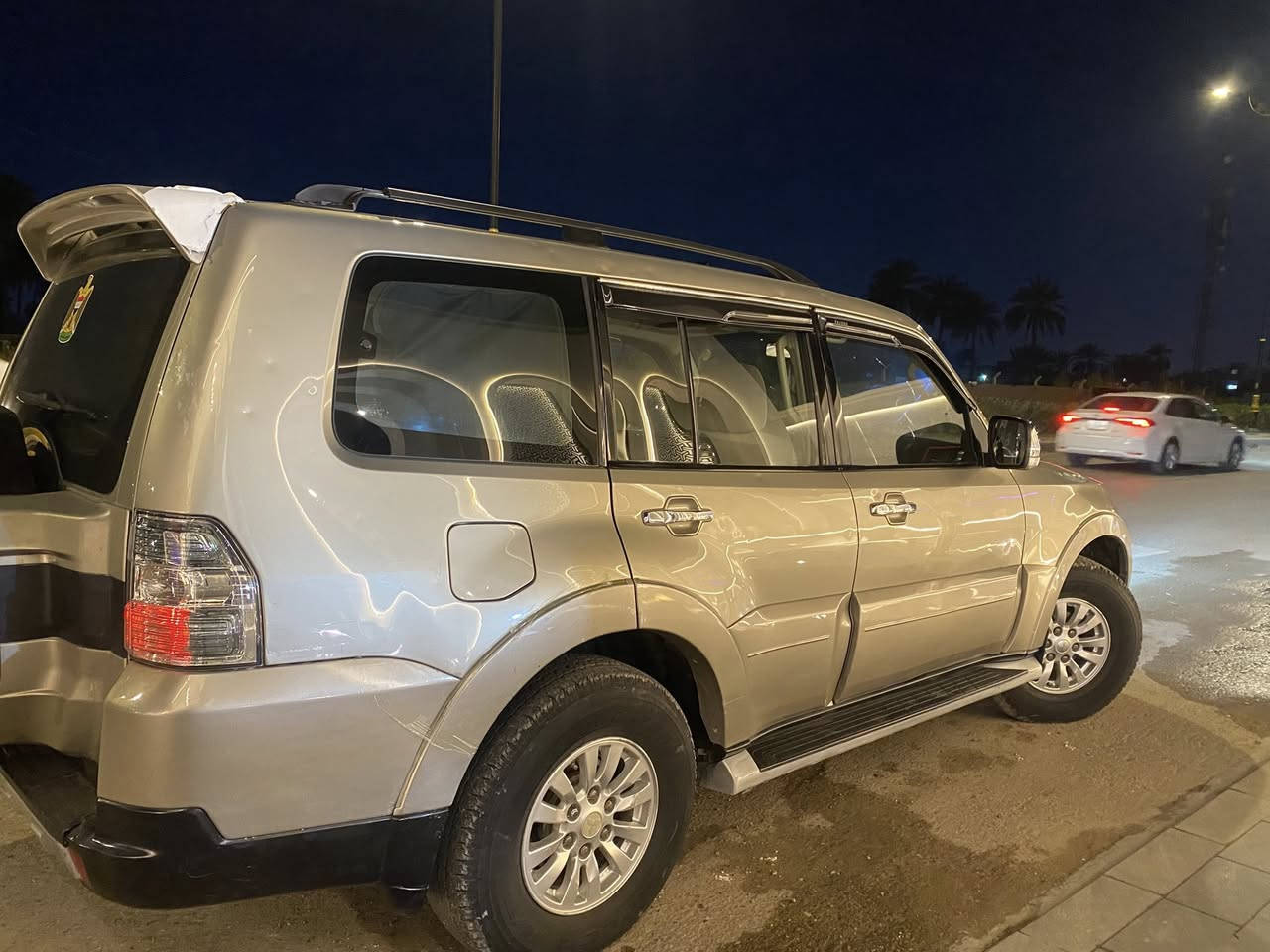 السلام عليكم للبيع
باجيرو 2007

محرك كير خير من الله

تبريد ثلاجه 

كهربائيات كله جديد 

تخم تاير جديد مال شركه 

سياره كلش حلوه 

غرفتها نضافتها 100/95

بجم زنون 

شاشه كامره 

رقم بغداد دولي 

هزه جديده 

صبغ جاملغ  وبنيد اثر شخوط فقط رش بدون دواخل

وبيها حالوب وجراد بسيط بل قماره 

موقع بغداد 

سعر سياره 99 ورقه وبيها مجال بسيط 

الاستفسار 

***********

احمد
