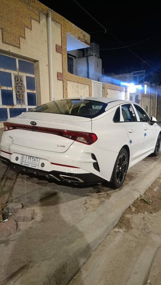 السلام عليكم k5 موديل 21 معوقين باقيله سنه وتخلص بيها 3قطع تبديل صور الحادث ملمنشور السياره حلوه وجاهزه من كلشي حداديه تبريد تخم تاير مانقصها اي شي محوره منضمه غاز بانزين سياره احله من الصوره  بيها مواصفات كلش حلوه فول عدا البني رامه 
وكاله عامه اسويلك هاذ رقم راعيها *********** ناصرية, ذي قار
