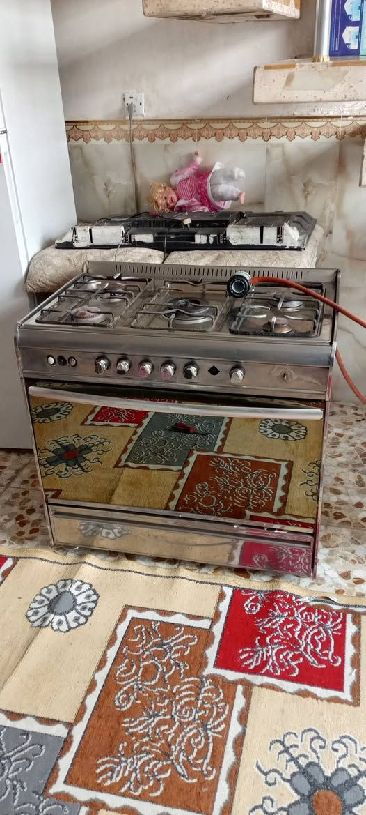 سلام عليكم طباخ 5 مشاعل مصري شرط الفحص والشغل كامل صواني السعر 150 وبي مجال قليل العنوان حي الزهراء ***********
