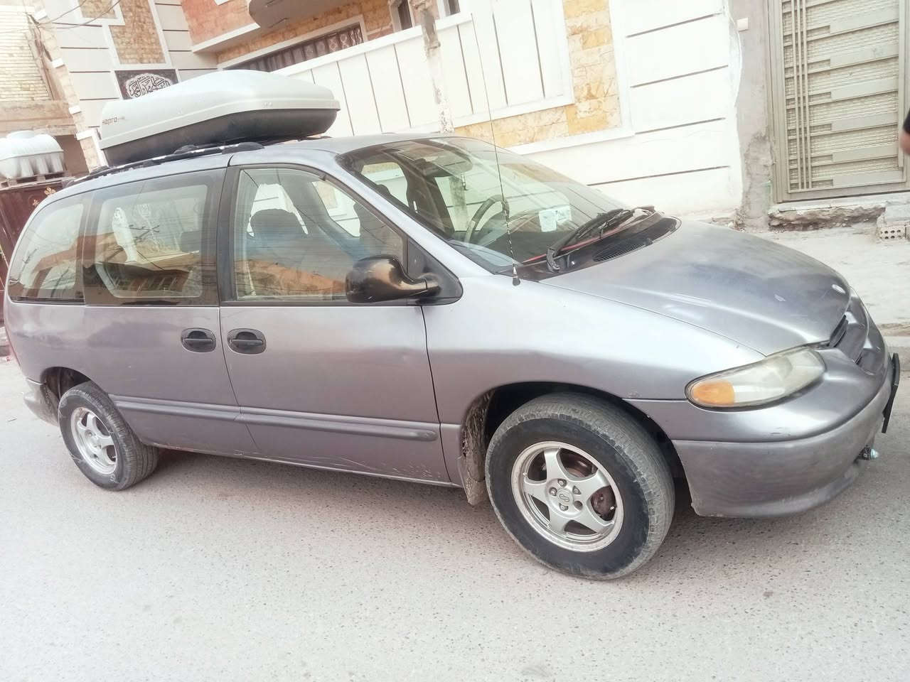 دوج كرفان موديل 97
مكينه جديده هسه شادهه 3300
رقم اربيل نگليزي سنويه 30 
السعر 55
*********** 
قابله للتفاوض 
بغداد قرب بسمايه
