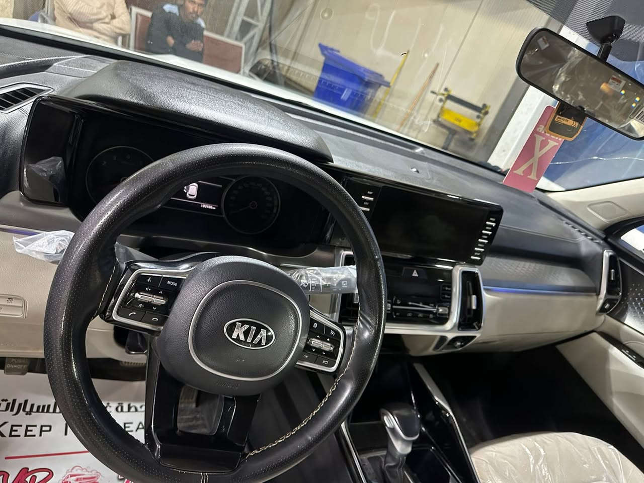 السلام عليكم 
سورنتو 2021 خليجي مكفول من الصبغ والبارد ٦ سلندر ٧ راكب فول موصفات عدا البنراما مكاني بغداد السعر ٢٤٧ وبيها مجال بسيط ***********
