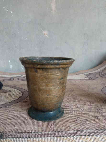 سلام عليكم هاونات العدد 3 للبيع القياس 28 27 24  الهاونات الاكبار ما بيهن يده السعر قفل 200 الاتصال ***********
