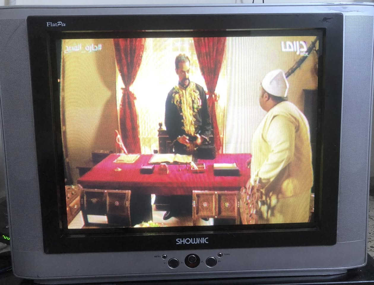 شاونك حجم 29
نضيف الجهاز وصورته دمعه وريمونت اصلي 
بي كسر بسيط ممأثر على شي 
المداخل كومبونت و AV
سعرة ٤٠ مكاني سيدية 
توصيل ماعندي


**إذا كنت صاحب هذا الإعلان وتريد حذفه لأي سبب، رجاءا أرسل رسالة إلى الدعم الفني**