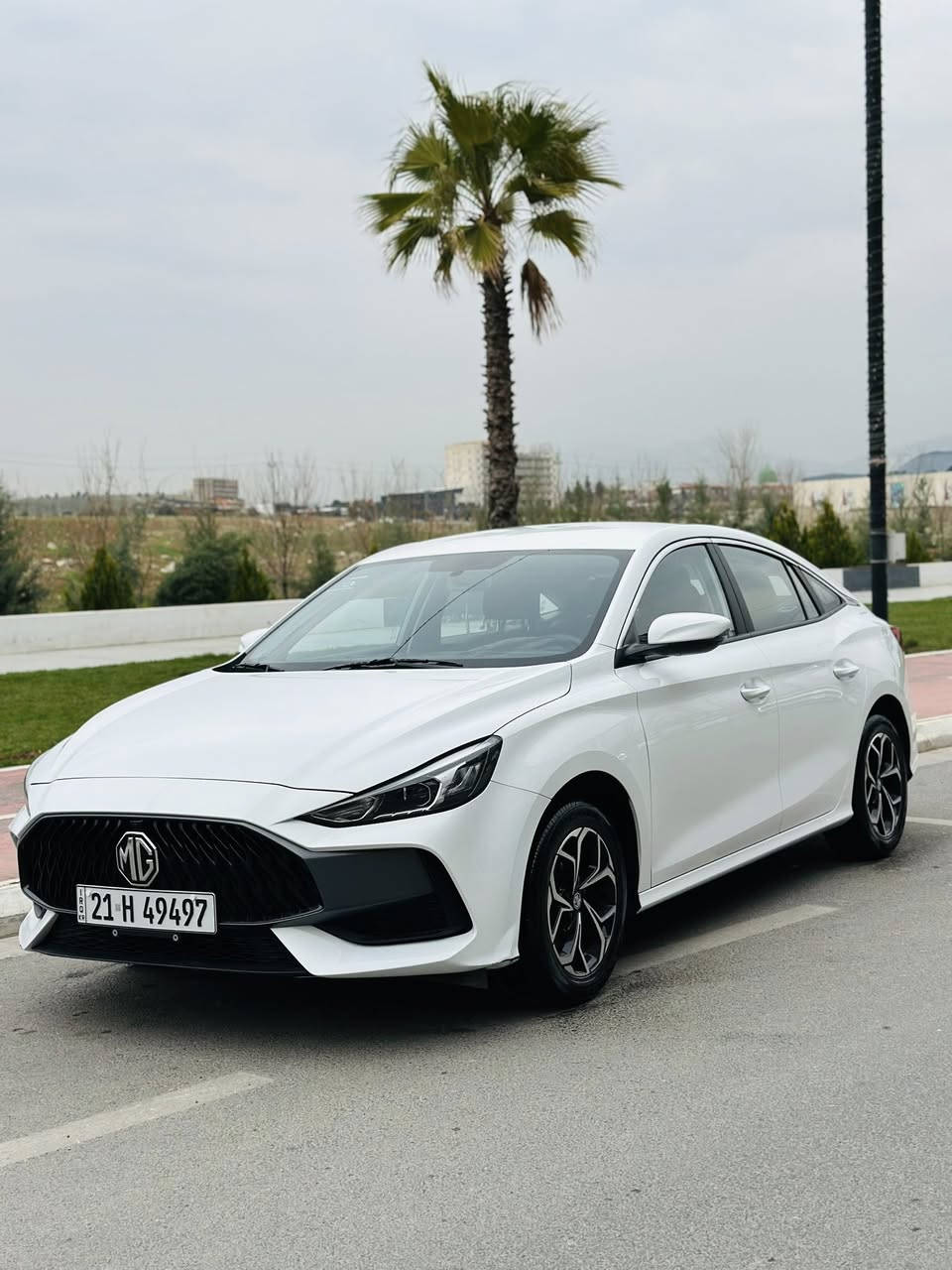 Mg gt  گێڕ عادی
مۆدێل ٢٠٢٥  سەیارەكە هیچی پێوە نییە   
٧هەزار كیلۆمەتر ڕۆشتووە  گاعی قاڵبی تێگیراوە  
سعری ٩٨ وەرەقە 
0771 155 5852
