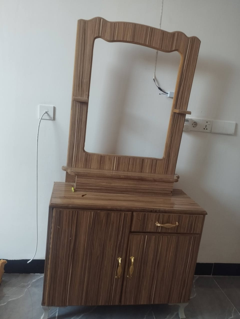 سلام عليكم غرفة تفرين للبيع نضيفه نضافته 80 بل 100 الميز بي تقص مرايه سعره 260 بي مجال للشراي


**إذا كنت صاحب هذا الإعلان وتريد حذفه لأي سبب، رجاءا أرسل رسالة إلى الدعم الفني**