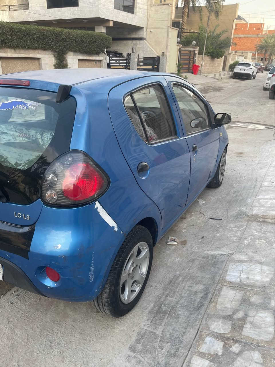 السلام عليكم جيلي باندا 2013 
سيارة بدون ضربه وبدون صبغ بس بيها مكانات جراد 
كير ومحرك مكفول
صدر ممتاز كهربائيات كلها جديده
تخم تاير وباتري جديد غرفتها نظيفة 
سعرها 43 
مكانها شارع فلسطين
الرقم *********** بغداد, العراق
