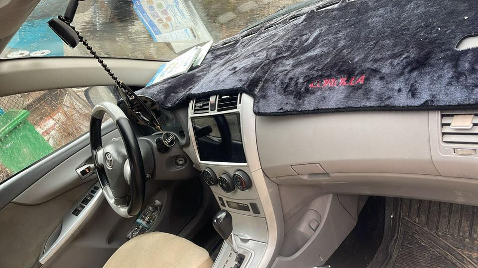 السلام وعليكم كرولا 2010 أمريكي للبيع صبغ ثلاث قطع بدون دواخل السقف مكحل رقم وسنويه وهزه جديد للاستفسار تواصل مع الرقم ***********
