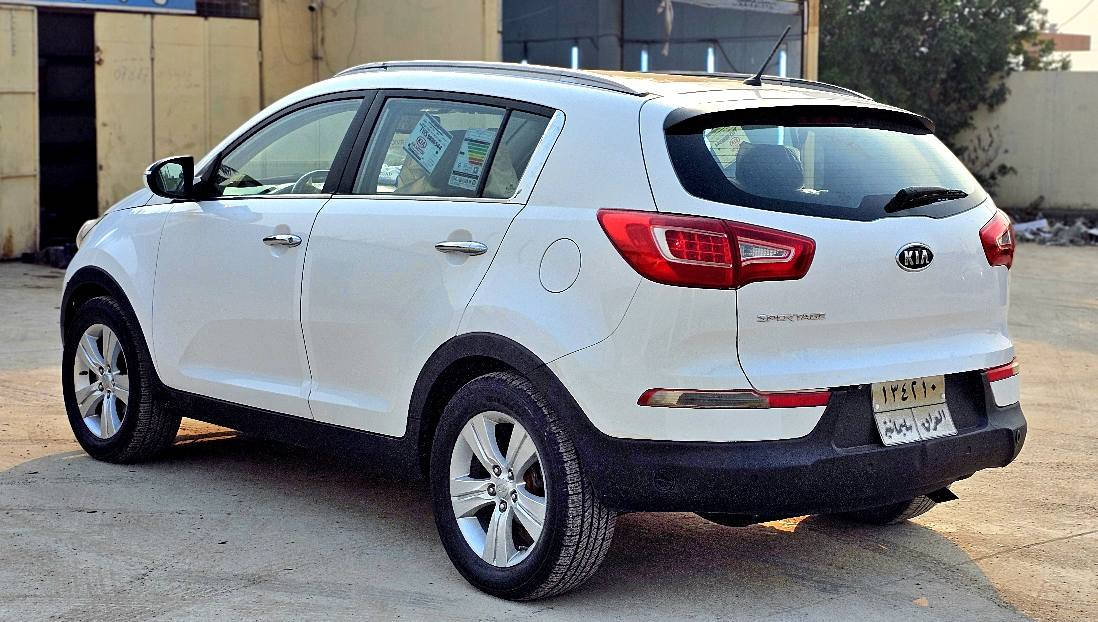 السلام عليكم 
للبيع سبورتج 2011وارد خليجي محدثه2015
السونار مرفق بلمنشور 
رقم سليمانيه الاماني سنويه نافذه 
محرك 2000دوش مكفول 
كير اوتو عادي 6نمر مكفول 
موصفات السياره 
ارباكات سليمه 
سقف بنرامه 
شاشه تاب اندرويد 
كامره خلفيه دواره 
حساسات خلفيه اصل 
اشاير مري 
هيترات مري 
بجم زنون 
ليدات نيكل 
ويل كب اكروم 
نضام ايكو مكثف بانزين 
مري شفط
وباقي الموصفات معروفه 
حداديه مسويه جديده 
السياره عليه منضومت غاز جديده ضمان سنتين
السياره جاهزه من كلشي ماناقصه اي شي 
مكان السياره بابل 
السعر 133
*********** حلة, بابل
