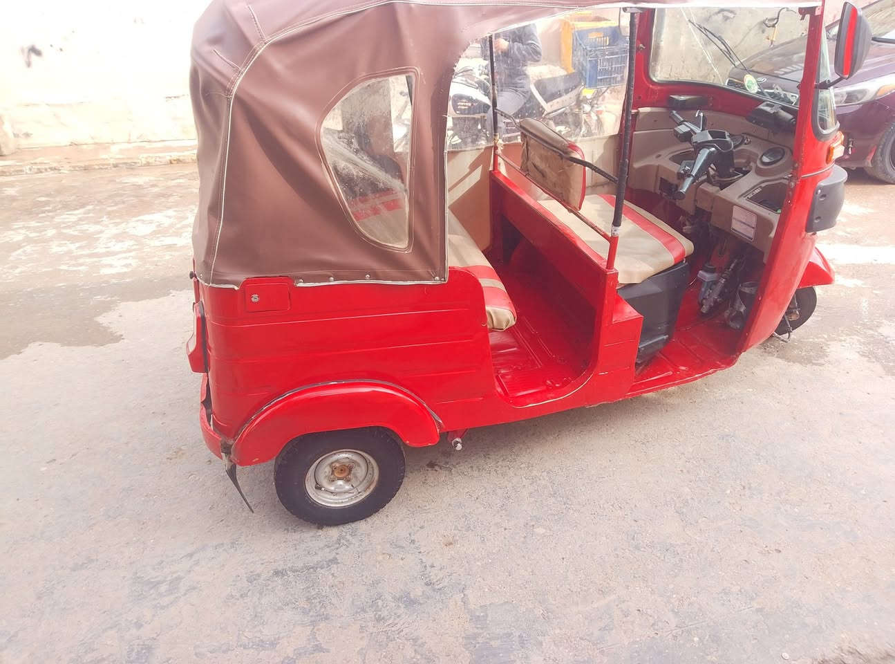 سلام عليكم تكتك للبيع موديل 2018 تكتك خير من اللة مكينة كير خير من اللة تخم تاير لا تنقيص لا تبخير مجفت عام كاملة كل نقص ما بيها مكاني ديالى بعقوبة المفرك  ***********. السعر خاص
