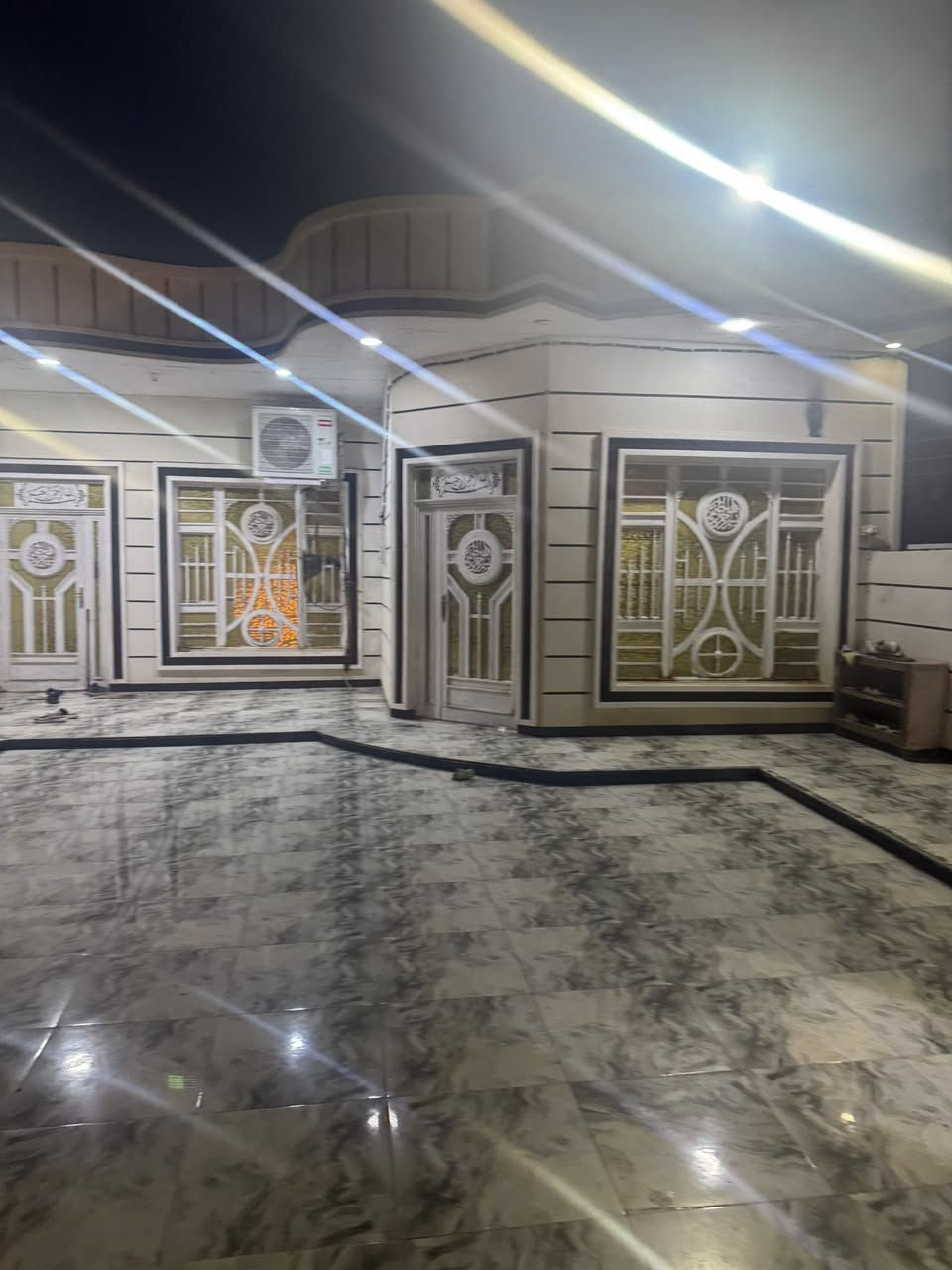 بيوت للبيع عدد ثلاثة مع ارض زراعية مع بستان نخل عقد ١١٧ باسمي قضاء الميمونه منطقة العشرات الخدمات ماء وكهرباء وتبليط للاستفسار الاتصال على الرقم ***********
