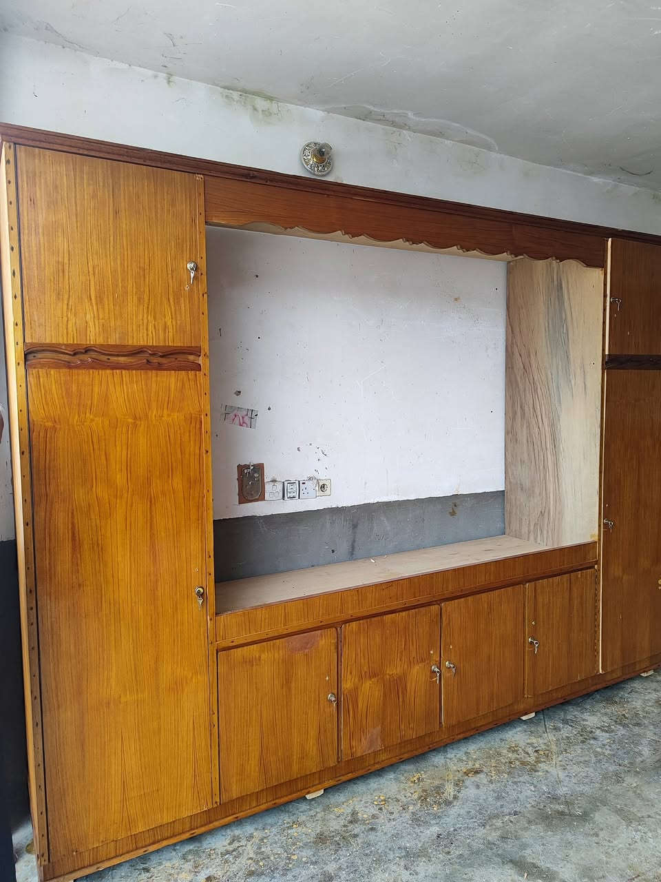 #كلاريات مفتوحه 3 متر نضيفات حيلل حيلل ما بيهن كل عيب دراجه اولى داخل خارج صاج. 

#الرقم ***********
