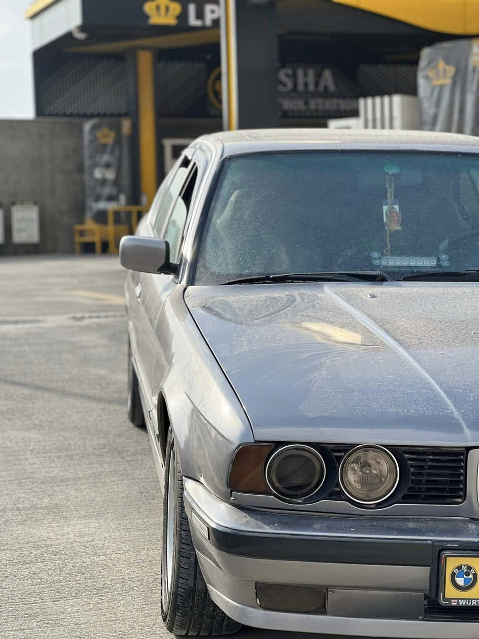 bmw 525
بەناوی خوای گەورە بیئێم ڕەنگ ڕەساسی مۆدێل ١٩٩٢
ئتۆماتیک ٥٢٥سڵایت بێ دەعامی و لێدراونووکە دەرزی پێوەنییە ئاڕم سلێمانی ئەوەلیات و غرامە بەشەرت ماشەلە پێویست بەوەسف ناکات دەعامی بۆ دەعامی بەشەرت بێتەقەو رەقەیە کامل مەسرەف کراوە لێجونی نییە سعری خوار هەموو بازار ٤٥ مەعامەلە لەسلێمانیم *********** ڤایبەر وەتساپی لەسەرە ❤️

قیست و قرز و ئالوگۆرم نییە تەنها فرۆشتنە ❤️
