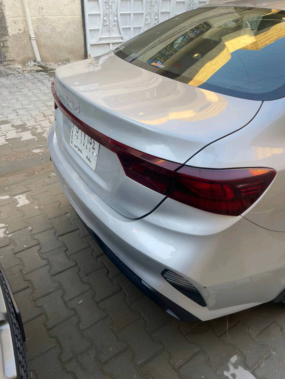 كيا سيراتو 2023
محرك 1600 
كير محرك صدر تبريد مكفول
سيارة مكفولة من صبغ وتبديل وفتح
بيها ملاحضات بسيطة شخوط بل باب وطخة بلهلال
ماشيه 123 الف
رقم بغداد الدولي باسمي السيارة تحويل ثاني يوم
هزة جديدة وسنوية ل28 
رايدها 160 وبيها مجال بسيط
مكاني بغداد الشعلة او حي العدل
 ***********