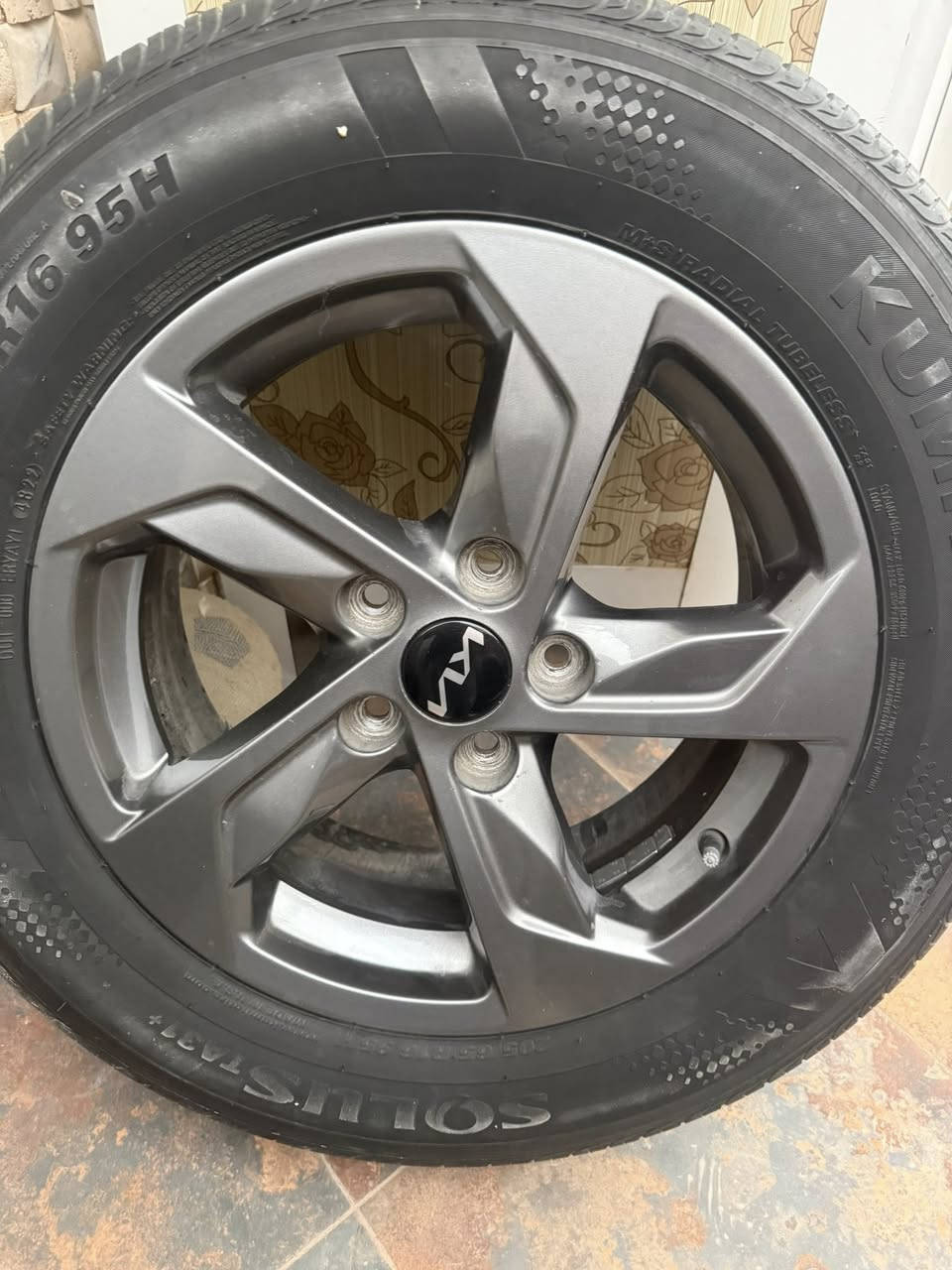 السلام عليكم غراض كي فايف 25/دعاميه اماميه امريكيه بدون صبغ النظافه 90/بالميه وعاميه خلفيه كوري بدون صبغ نظيفه/100/100/اوويل مال 23/نظيف بدون خدش ولتاير كوري كومهونص عمراتصل وتدلل/***********/
