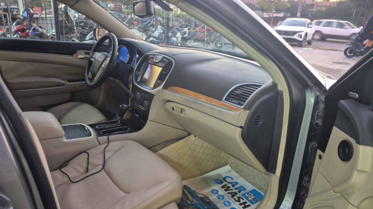 سلام عليكم اوباما 2011
محدثه 23
فول مواصفات بصمه فتحه كشن كهرباء تشغيل عن بعد كير محرك جاهزه رقم بغداد مصبوغه حزام 
سعر 129
***********
