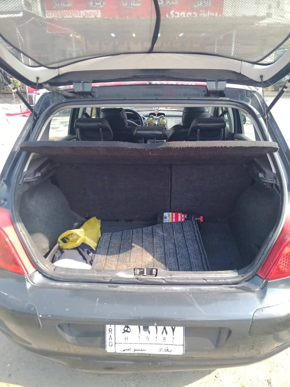 السلام عليكم _ للبيع
بيجو موديل 2006   _ 307  محرك 2000   كشنات جلد  جام 4 اوتوماتيك كهرباء شاشه تاب ... رقم بغداد بأسمي 
  سعر 53 ورقه 
 للتواصل اتصل عالرقم *********** مكان بغداد
