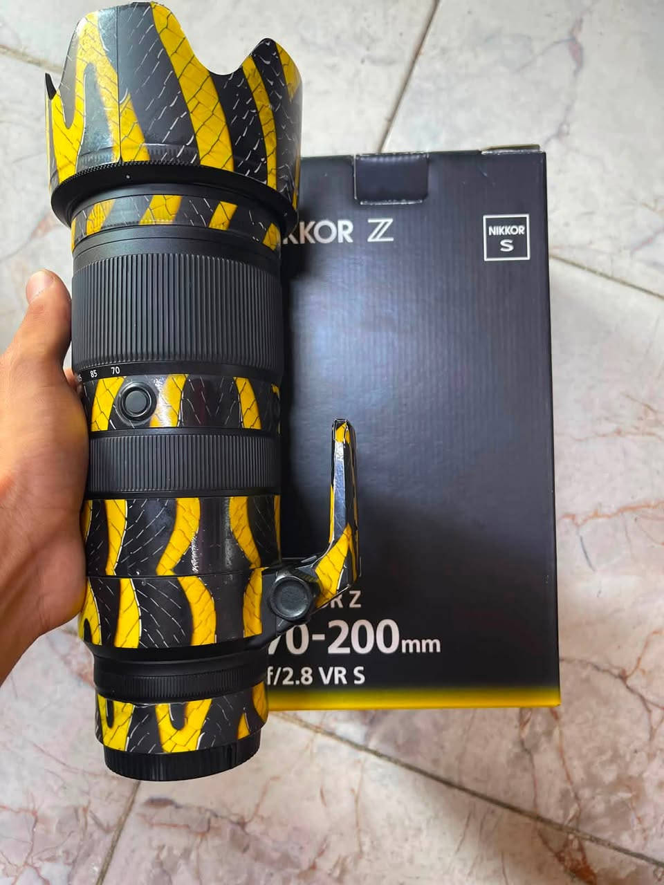 للبيع فقط 

غنيه عن تعريف 
70-200 نيكون 
فتحه 2.8 
توشيم لجماليه 
نضافه 100‎%‎ 

مكاني بغداد لايوجد توصيل 
***********
