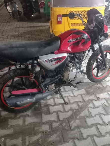 دراجه بوكسر للبيع ٢٠٢٣ أوراقه استنساخ مكفوله من السرقه وبيهه حادث العنوان بغداد اتصال ع رقم *********** اني مكلف بالنشر
