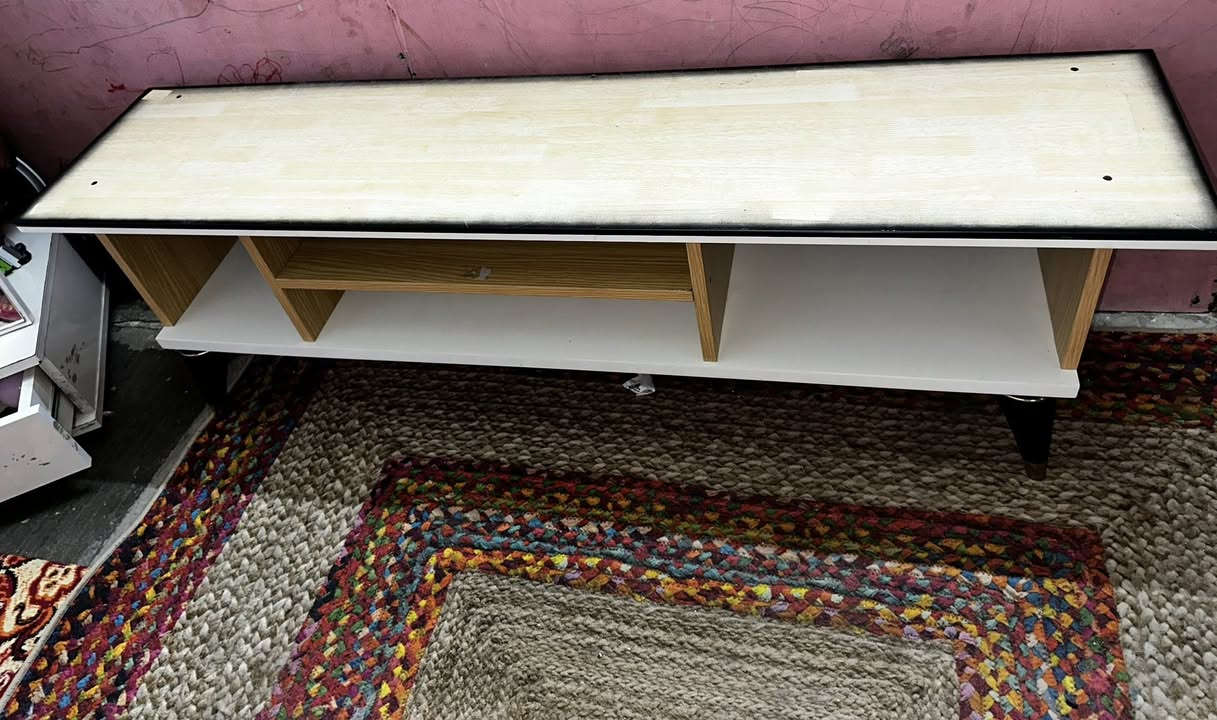 ميز شاشه  لاصلي الثكيل وكنتور  اطفال للبيع الميز35  وبي مجال جديد هوا تفصاله هيجي والكنتور 30 وبي مجال مكانهم بغداد بياع متواجدين واتساب فقط ***********
