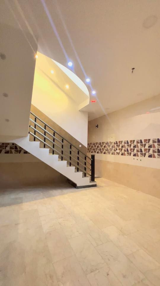 يا الله 
دار للبيع 100 م
حي الاعلام خلف د نتل ستي
واجهه 5 م
نزال 20 م
4 غرف نوم
4 خدمات
مطبخ وصاله
بناء درجه اولى 
طابو صرف
‏الاستفسار
مكتب الكرادي
*********** الاستفسار
