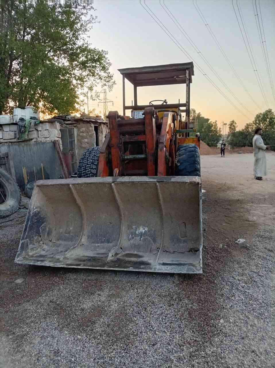 شفل كاوسكي موديل ٩٢ للبيع محرك وكير ودفع ورفع جاهز من كلشي رقم انكليزي بسمي تحويل ثاني يوم مكاني نجف سعره ١١٠ وبيه مجال رقم راعيه مكلف بلنشر ***********رقم راعيه
