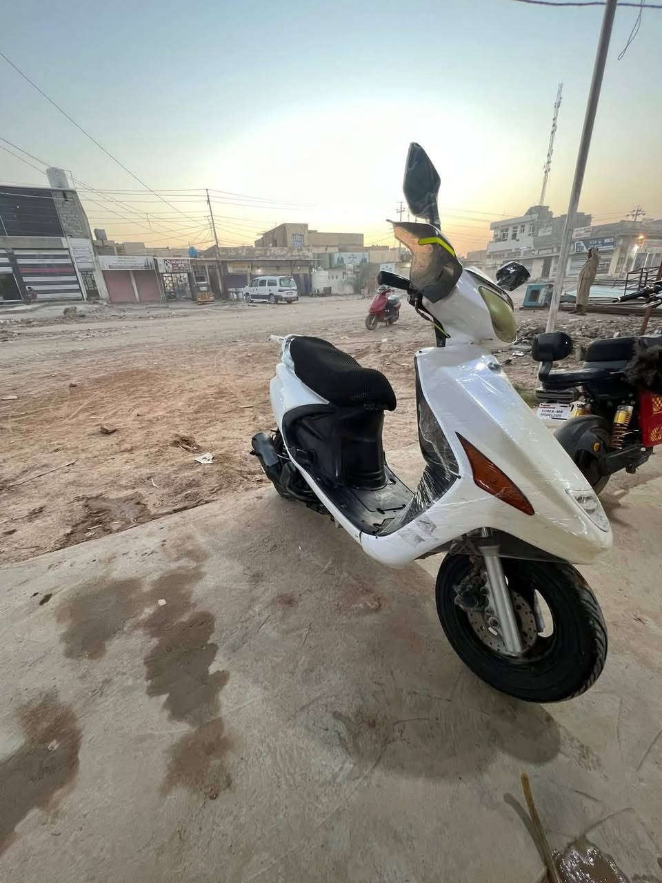 السلام عليكم دراجه فورتي ياباني للبيع دراجه كهربائيات كامله كلشي شغال مكان ديالى بعقوبه السعر 375 وبيها مجال للطيبين الجيه ايمن الاتصال والاستفسار على الرقم *********** او خاص
