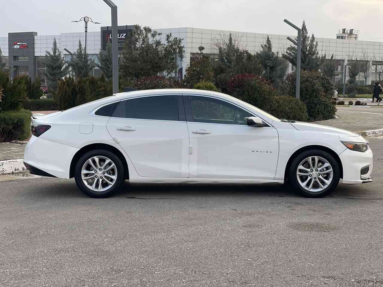 سعری ٩٨ گەڵا 
مالیبۆ  ٢٠١٦
بێ بۆیاخ  

مواسەفات  LT
شاشە 
کامێرا 
تەحدید سورعە 
سوکان ڤۆلیۆم 
کوشن کارەبا 
تەبرید مەرکەزی
 ئاوێنە ئیشارەت

گێڕو و مەکینە بەشەرت 
مەکینەی نەکراوەتەوە
١٣٥ هەزار کیلۆمەتر ڕۆی شتوەیە 

سەنەوی هەتا ٢٠٢٨ تازەیە 

سەیارەکە لەسلێمانیە

ژمارەی موبایل
   
***********
