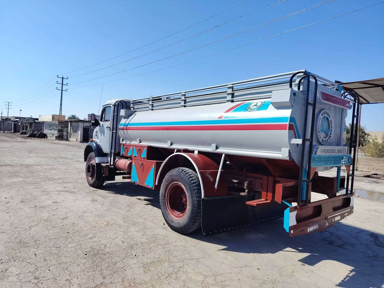 ابردين للبيع موديل ٨٥ عشره طن رقم انبار بسمي سياره وظع شركه قماره وشاصي بدون صبغ مكينه جديده الستفسار عل ***********
