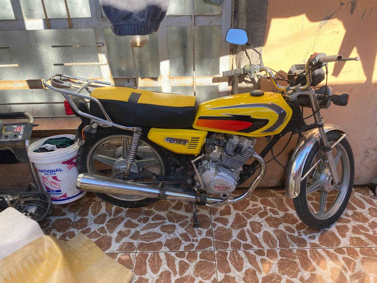 موطور للبيع السعر 400وبي مجال *********** موجود واتس اب
