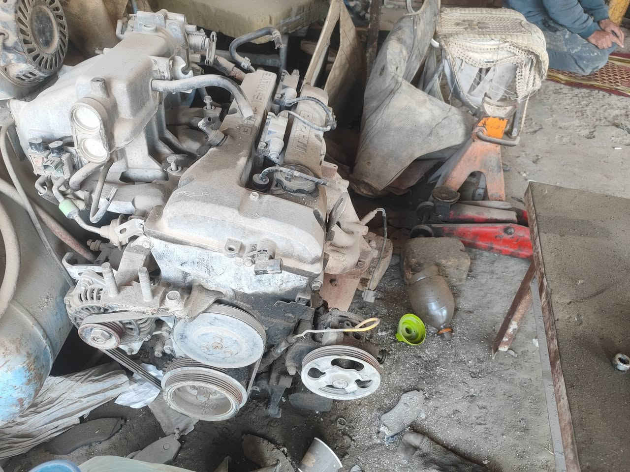 محرك وكير مازدا موديل 2000 للبيع سعره 550 الف مكانه فلوجه ***********
