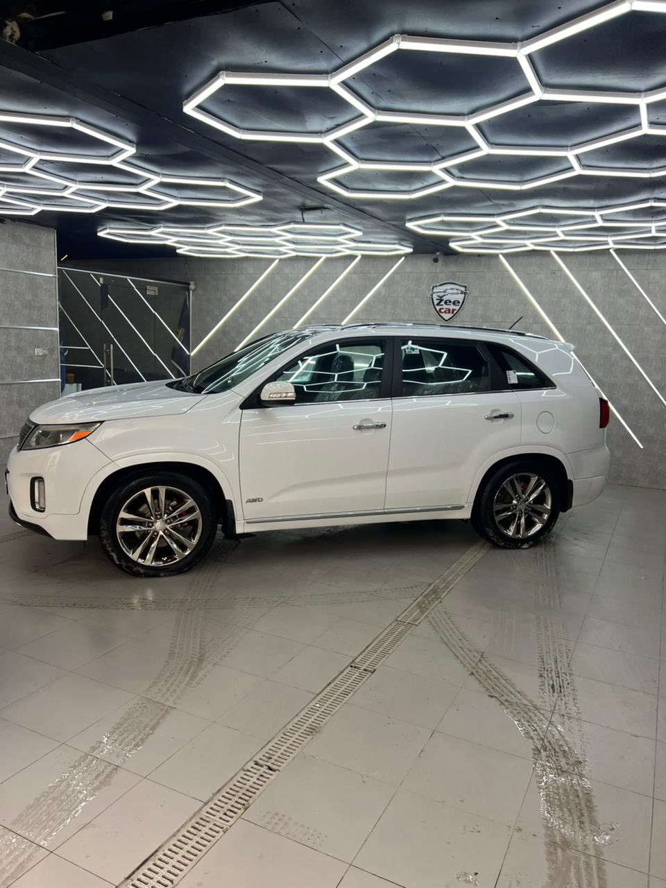 سورنتو 2015 vip
فول الفول بدون ايرباك 
رقم بغداد 
سبعه راكب
ماشيه 95 الف 
اللون ابيض صدفي 
رقم بغداد 
كل اوراق دخولهة موجوده وكتلوكات الشركه موجوده 
كشنات جلد كهرباء تدفئه تبريد
تخم تاير جديد 
باتري جديد 
بانوراما 
سستم صوت انفنتي بلادي 
مفتاح بصمه وابواب بصمة
جنطه كهرباء
ويل كب كروم 
تحكمات ستيرن مثبت سرعهة / هيتر ستيرن / بلوتوث 
نظام ملاحه 
مري جانبي كهرباء هيتر  نقطه عمياء
اناره ليزر داخلي ابواب ودشبول بلاديه 
تبريد 3 قطع
السياره داخلهة وخارجهة كلش جديد 
السياره جديده بحاله الوكاله 
بغداد الرصافه مقابل جامع النداء 
السعر المطلوب 178 ورقه 
***********
فهد الشمري
