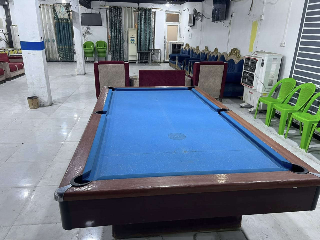 سلام عليكم شباب ميز برياد ويركه نضيف كلش نضافه 70بل100سعر400وبي مجال شراي تصال ***********
