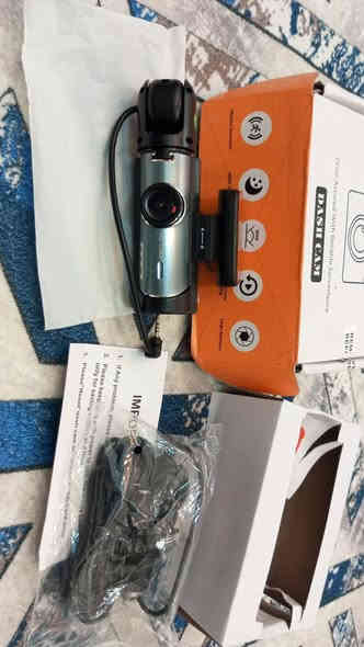 السلام عليكم 

داش كام
 تصوير داخلي وخارجي 
دقه HD 1080P
كيبل طويل 
تشتغل على الجداحه
الكاميرا ما مشتغله جديده 
السعر /20 ألف بدون توصل 
مع التوصيل/ 25 ألف 

واتس آب/***********
