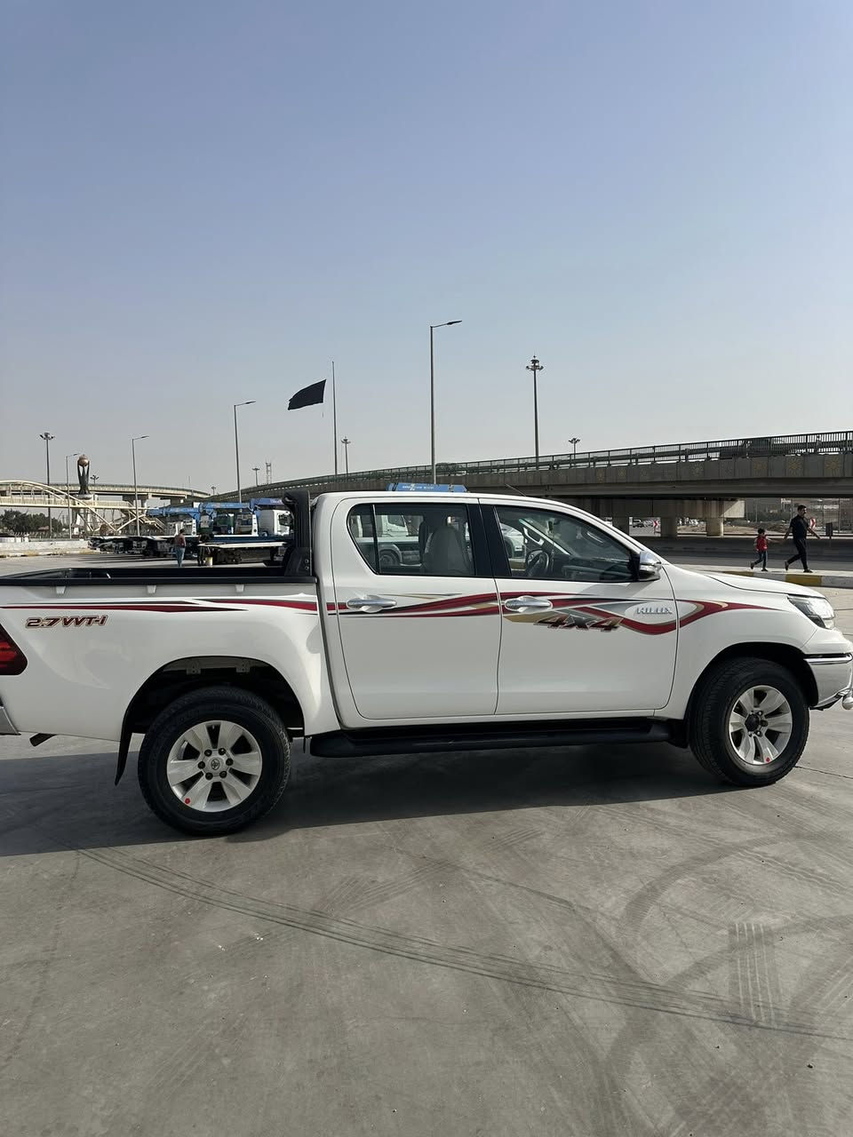 السلام عليكم ورحمة الله وبركاته ... للبيع تويوتا هايلوكس فورويل 4*4 موديل 2017 كويتي كير عادي السيارة مكفولة كفالة عامة من الصبغ والرش والبارد والتكحيل والضربة مواصفات السيارة : (شاشة ، كامرة خلفية ، تحكم استيرن ) سيارة جديدة ونظيفة كلش وبالواقع احلى من الصور ماشية 120 الف رقم اربيل الجديد (انكليزي) مكان السيارة واسط الكوت السعر 258 ورقة وبيها مجال للأستفسار اكثر (‭0774 719 5171‬) واعتذر على الاطالة🌹
