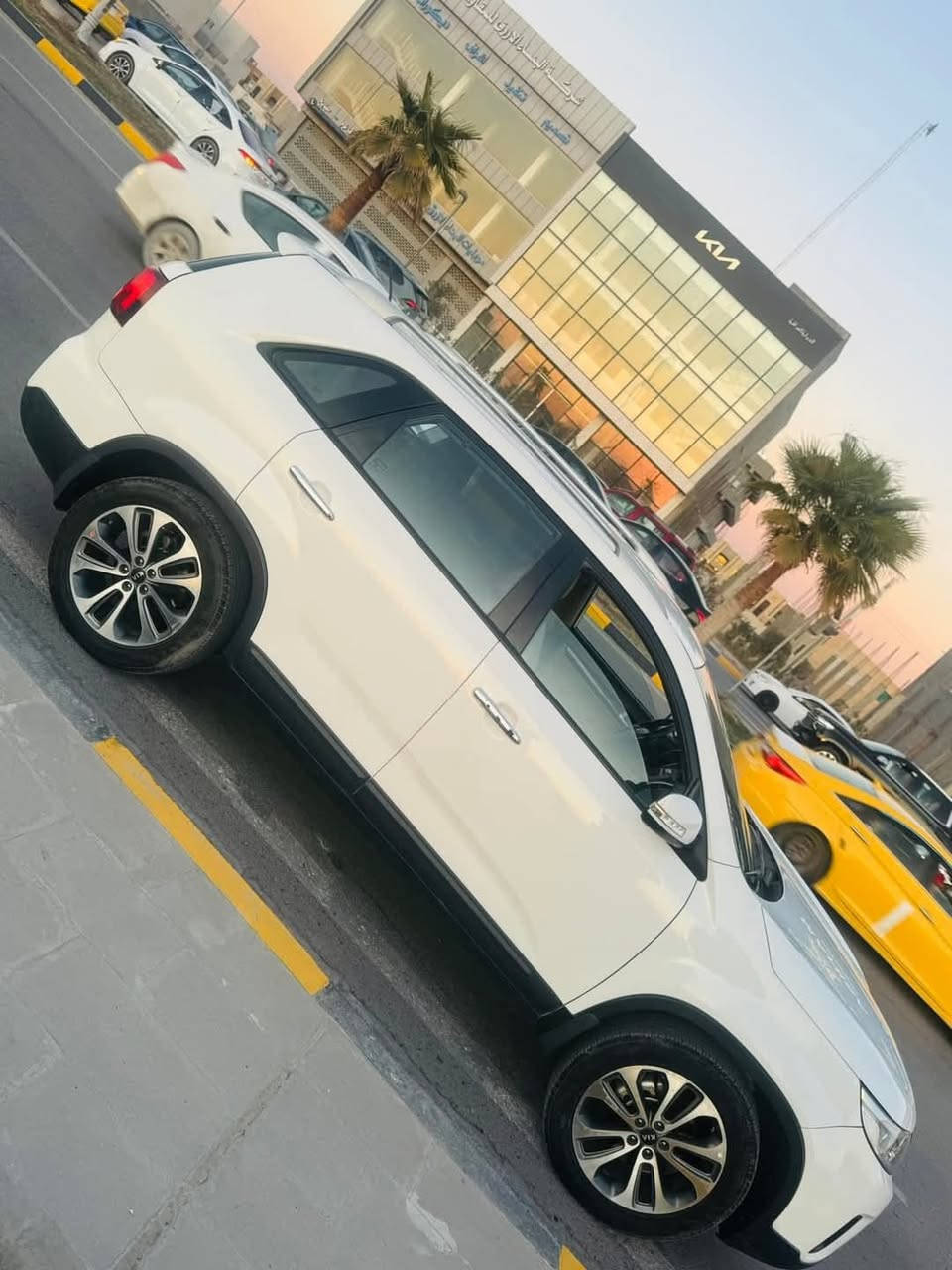 السلام عليكم 
للبيع سورنتو 2015 مكفولة    6 سلندر من كل شي بس بيها مشكله بالكير 
المواصفات 
1_ بصمة تشغيل + بصمة ابواب 
2_ رادار امامي خلفي 
3_ كشنات جلد 
4_ تحكمات ستيرن 
5_ منظومة زينون كاملة 
رقم اربيل كامل هزة + سنوية جديدة 
ملاحظة / خلل بس بالكير الباقي مكفولة من كل شي شرط الفحص السعر 178 وبيها مجال

***********
