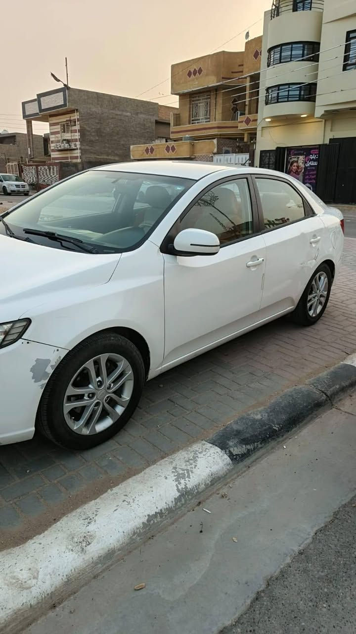 سيراتو موديل  2012 شاشه تحكم ستيرن حساسات مري شفط مكينه1600 تبريد حداديه جاهزه ضربتها باب خلف السائق بعدهي مامصلحه موضح بصوره سياره كلش حلوه مكاني كربلاء حي السلام للتواصل فقط واتساب واتصال ع الرقم السعر 105 وبيها مجال ***********
