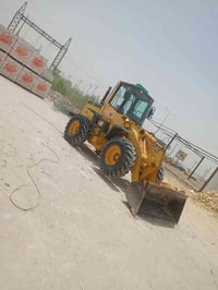 شفل كوماتسو حجم 100 للبيع موديل2016 مكينه 4سلندر  مكفوله كفاله عامه 07...