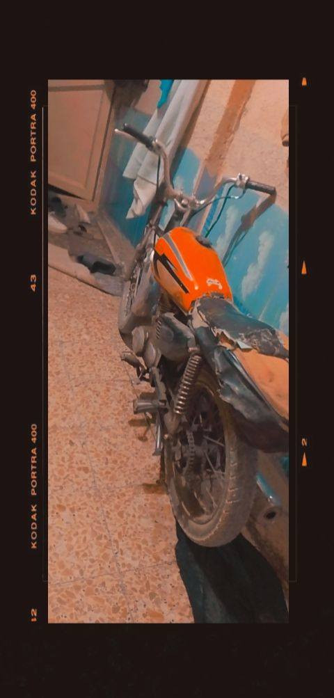 السلام عليكم دراجه للبيع أربعة كير المحرك نامة كلش زينه 
بس يرادلة ترتيب سعر 175بيه مجال حك جيه ***********بي وتساب
