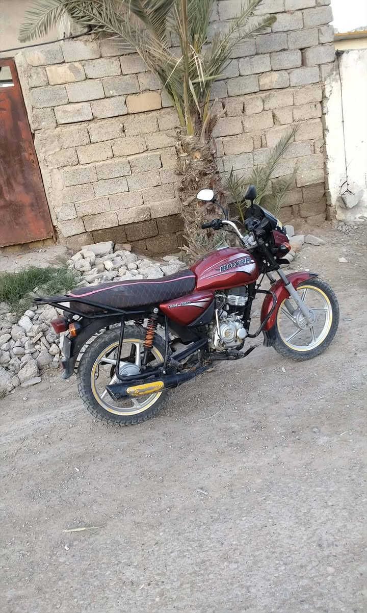 السلام عليكم دراجه بوكسر للبيع موديل 2018 انضف من الصور اوراق كامله سعر 650 وبيها مجال للشراي متواجد خاص وهذا رقمي بي واتساب *********** مكان بعقوبة تقاطع السادة
