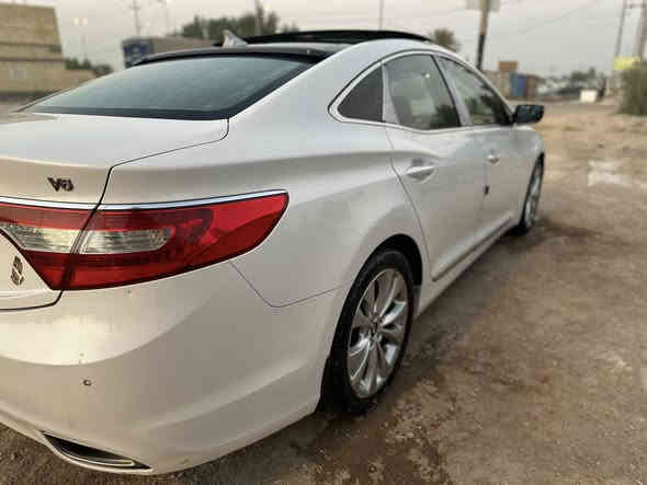 السلام عليكم 
هيونداي ازيرا خليجي للبيع 
الموديل 2012
سعه المحرك 2400
السيارة كفاله ماعدا بارد بهلال الجاملغ خلف السايق
رقم اربيل
السيارة فول مواصفات واحد على واحد
السعر المطلوب 117 ورقة وبيه مجال
انه مكلف بالنشر 
رقم صاحب السياره
***********
