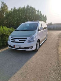 يوجد خط طلاب الخارجي من(الصويره الرحمانيه الديوانيه طريق المطار ) للصف...