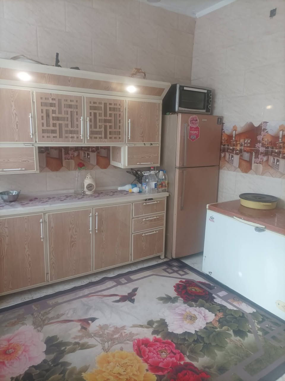 بيت للبيع نزله التمايمه مساحه 160 غرفتين نوم  صاله ومطبخ وستقبال وصحيات خارج وداخل كل سراميك بيت مرتب  البت بلوك  سكف عكاده وصاب الصطح ومزفته  بيت خير من الله السعر مناسب جدا للاستفسار الاتصال ***********
