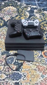 PS4 برو مهكر • هارد 1 تيرا • بغداد الكاظمية