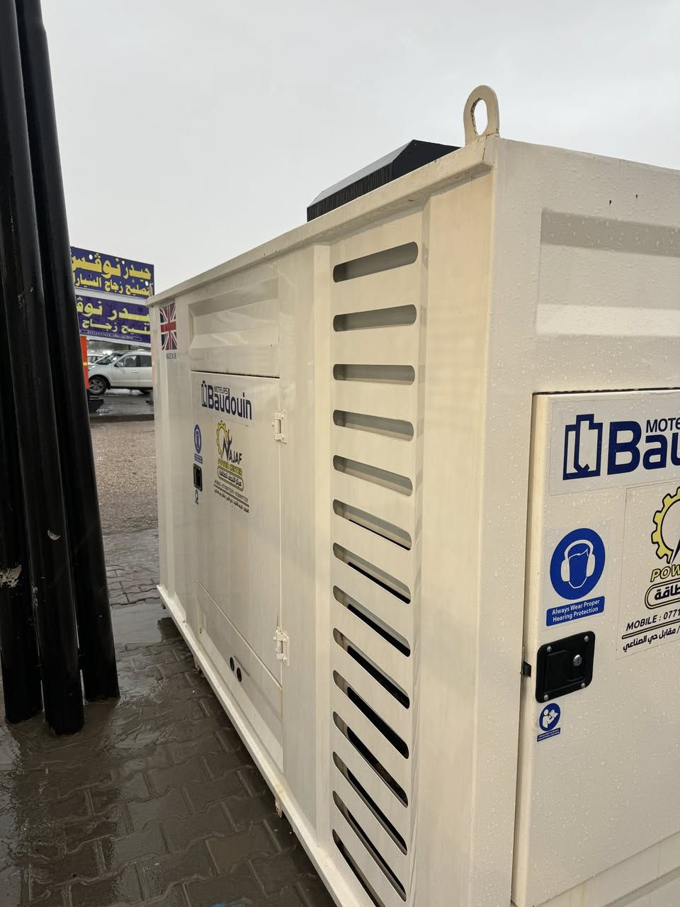 مولدة بدون 100KV  مولدة نظيفة جدا استعمال قليل كاتم اربعة سلندر يعني الصرف اقتصادي ساعات التشغيل اقل من 800 ساعة بعدهة بل ضمان واي استفسار الاتصال على الرقم 
***********والسعر مناسب
