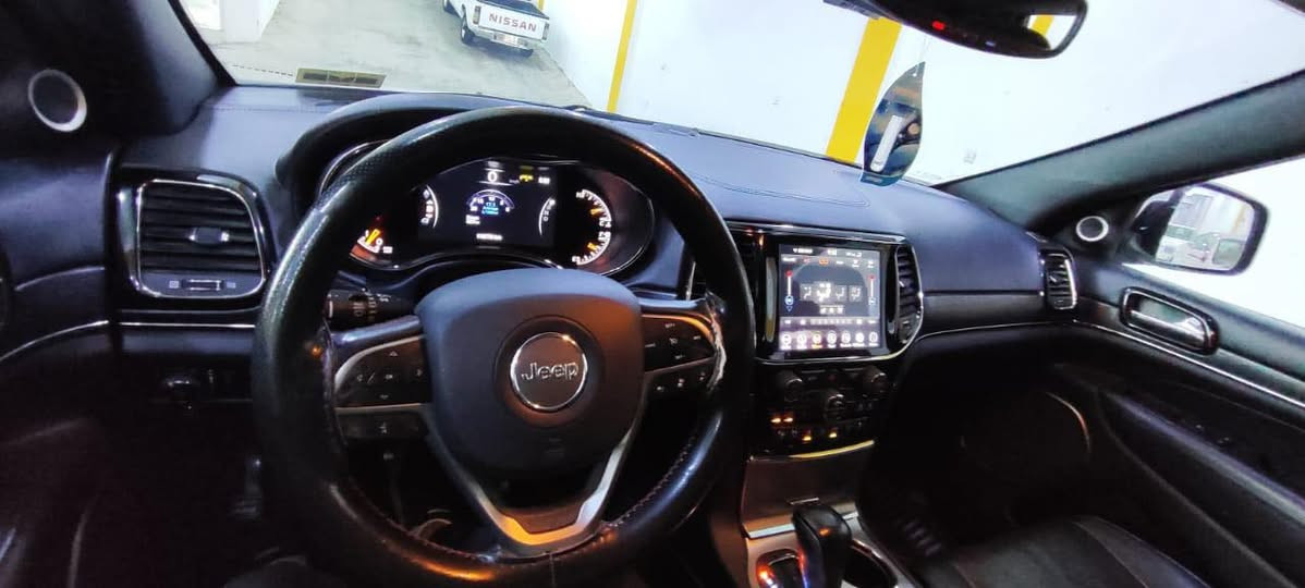Jeep grand cheroke high altituid 

كلين تايتل  ٢٠١٩
قه پات مواسه فات 
١١٣٠٠٠ روشتوه 
شوين كه لار 
ژم .***********

