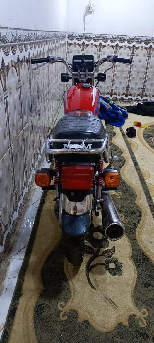 سلام عليكم سعره٦٧٥
٤گيرً اصولي سعر ٦٧٥

وكيل لعارضي مديل ٢١ 

مكفوله وكل نقص مابيه مكان نجف 

***********
