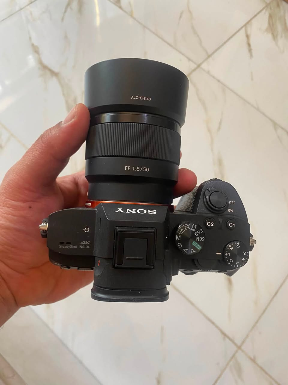 كاميرا SONY A7III للبيع
الكاميرا استخدام كلش قليل ونظافتها ٩٩٪؜ مابيها ولا شخط✅
 
وياها عدسة SONY 50mm وكل ملحقاتها كاملة✅

 كارتونة الكاميرا وكارتونة العدسة هم موجودة 
وجنطة كتف وياها ✅

الشتر مالتها 2,507 ✅

سعرها مليون و 600 قفل ✅❌

متواجد ماسنجر وواتساب ***********
