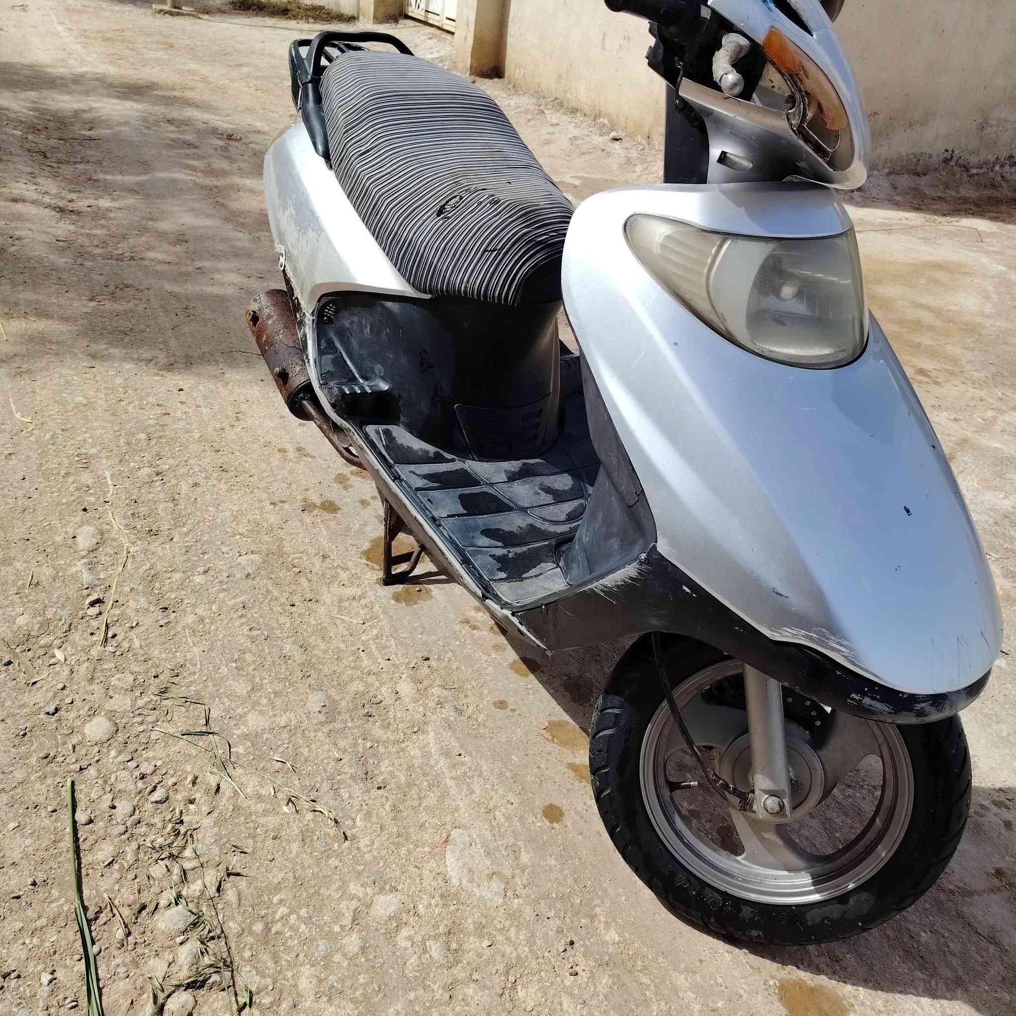 سبيسي للبيع مكينه تخبل كهربائبات شغاله تايرات جدد مكانه كوت الموفقيه سعره 330 وبيه مجال ***********
